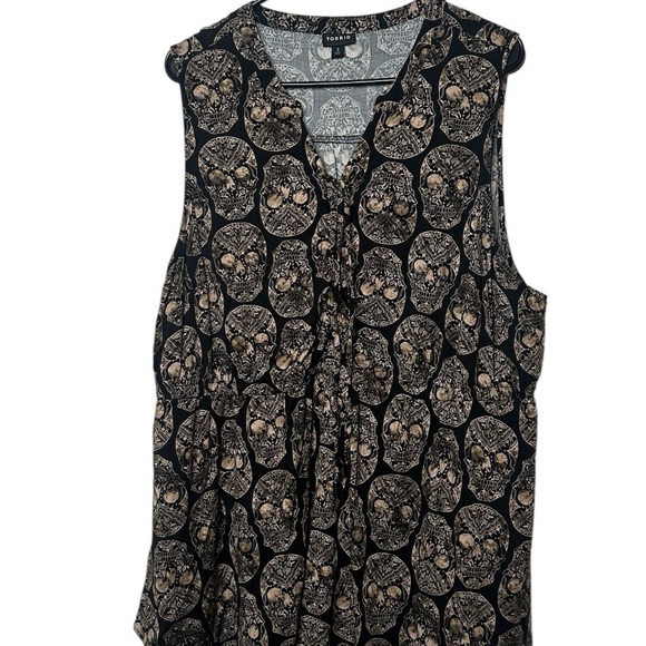 torrid Tops - Torrid Black and Tan Patterned Blouse